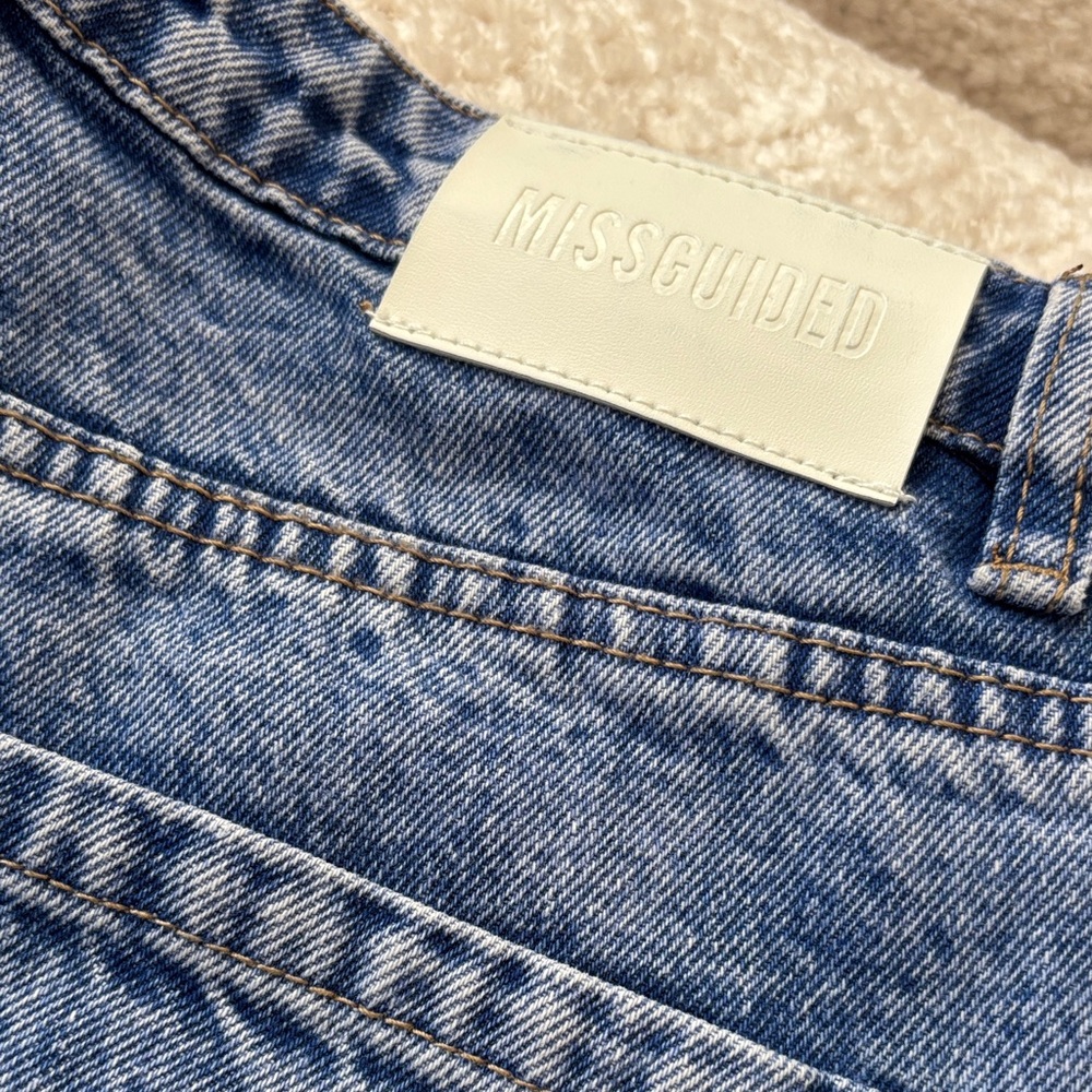 Missguided Blue High Rise Mom Jeans - Picture 6 of 6